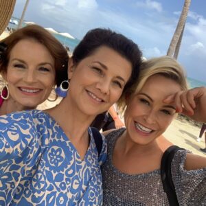 Josie Bissett Instagram - Dreaming of the beautiful beaches of Puerto Rico where we filmed @fantasyislandtv 🏝. Behind the scenes was always a blast with this gorgeous group! ❣️

Will you be tuning in to see what kind of craziness me, @lauraleightonforreal and @daphnezuniga get into on the island?! (it airs Sunday on @foxtv @8:30est) 

#fantasyisland #fantasyislandtv #melroseplace #puertorico #behindthescenes #janemancini