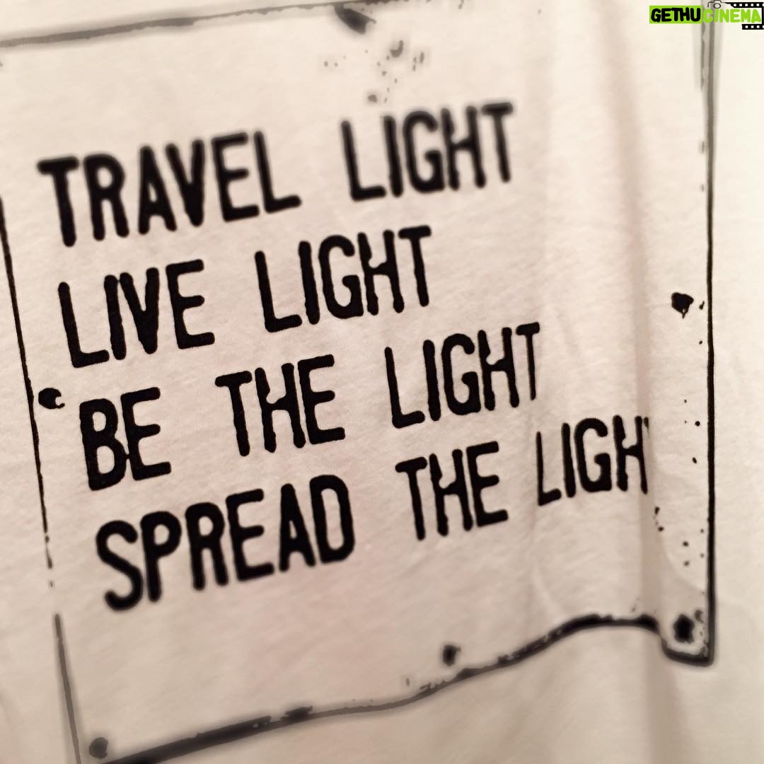 Josie Bissett Instagram - It's the way to go...still working on the "travel light". @superlovetees @shakti_vinyasa_yoga Lake Washington - Meydenbauer Bay