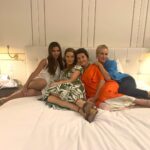 Josie Bissett Instagram - Dreaming of the beautiful beaches of Puerto Rico where we filmed @fantasyislandtv 🏝. Behind the scenes was always a blast with this gorgeous group! ❣️ Will you be tuning in to see what kind of craziness me, @lauraleightonforreal and @daphnezuniga get into on the island?! (it airs Sunday on @foxtv @8:30est) #fantasyisland #fantasyislandtv #melroseplace #puertorico #behindthescenes #janemancini