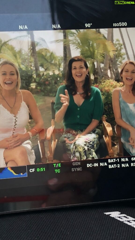 Josie Bissett Instagram - It felt just like the good old days in the courtyard of Melrose Place but this time we were in Paradise for a magical weekend on @fantasyislandtv 🏝. @foxtv reboot of Fantasy Island gave us the chance to grant our wishes and gave me the chance to play best friends with my real friends @lauraleightonforreal and @daphnezuniga again after all these years!👯‍♀️ Tune in on Sunday night (8:30EST) on Fox for our mini Melrose reunion ♥️ @entertainmenttonight #melroseplace #janemancini #fantasyisland #bestfriends #melrosereunion