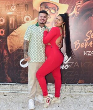 Jottapê Instagram - Agora é oficial, estou de volta 🔥
Jotta agora tá na @kzaproducoes 🎶
Obrigado meu empresário e sócio @fabianosiqueiras por tudo! 
Eai, já posso soltar um hit novo? 😮‍💨