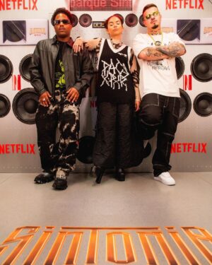 Jottapê Instagram - A nova temporada de Sintonia tá no mundo! E pra celebrar, tem entrevista do @podpah com esse trio, gravada diretamente em um trem sentido quebrada! Nois tá como? 🔑😎

📸: @natioden.pic