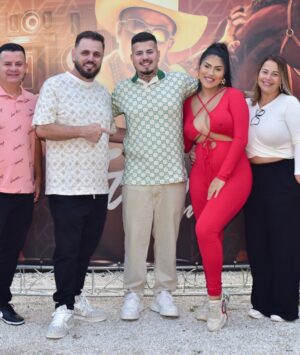 Jottapê Instagram - Agora é oficial, estou de volta 🔥
Jotta agora tá na @kzaproducoes 🎶
Obrigado meu empresário e sócio @fabianosiqueiras por tudo! 
Eai, já posso soltar um hit novo? 😮‍💨