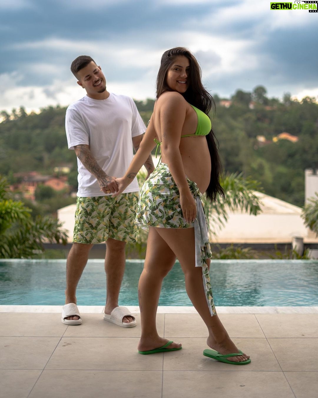 Jottapê Instagram - Vocês acham que a Athena será mais a cara de quem, da mamãe ou do papai? 💚