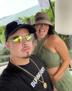 Jottapê Instagram - Hoje é o dia dessa mulher que entrou na minha vida mudando tudo pra melhor!
Já parou pra pensar na mulher que você se tornou ? Dançarina, Coreografa, empresaria, e o mais foda de tudo isso é a Mãe que você é! Fico encantado com o cuidado que você tem com a nossa pequena, tenho certeza que ela vai ser sua melhor amiga pra sempre!
Obrigado por ser essa mulher incrível, por me mudar pra melhor todos os dias. Você me conheceu eu era um muleke, e hoje graças a você me tornei um homem que te ama mais que tudo! 
Feliz aniversário meu amor, te amo ❤️