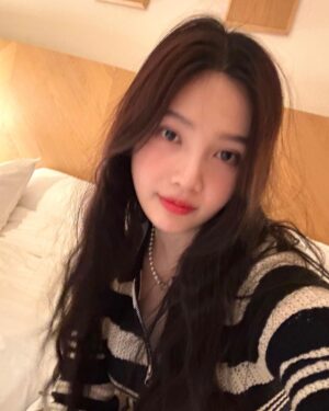 Joy Instagram - 새해 복 많이 받으세요🥰