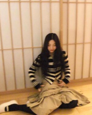 Joy Instagram - 새해 복 많이 받으세요🥰
