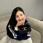 Joy Instagram - Tall and tan and young and lovely🥰🎵🎤
