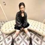 Joy Instagram - 😅🖤이 착장 사진 많댜…..