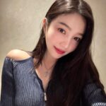 Joy Instagram - 좋은사람들과 함께한 좋은 하루☺️❤️ 생일 축하해주신 모든 좋은 분들 감사합니다!!!!🖤