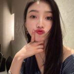 Joy Instagram - 좋은사람들과 함께한 좋은 하루☺️❤️ 생일 축하해주신 모든 좋은 분들 감사합니다!!!!🖤
