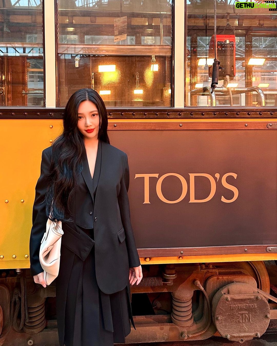 Joy Instagram - @tods @mt_matteotamburini 🤍 #TodsFW24 Milan, Italy