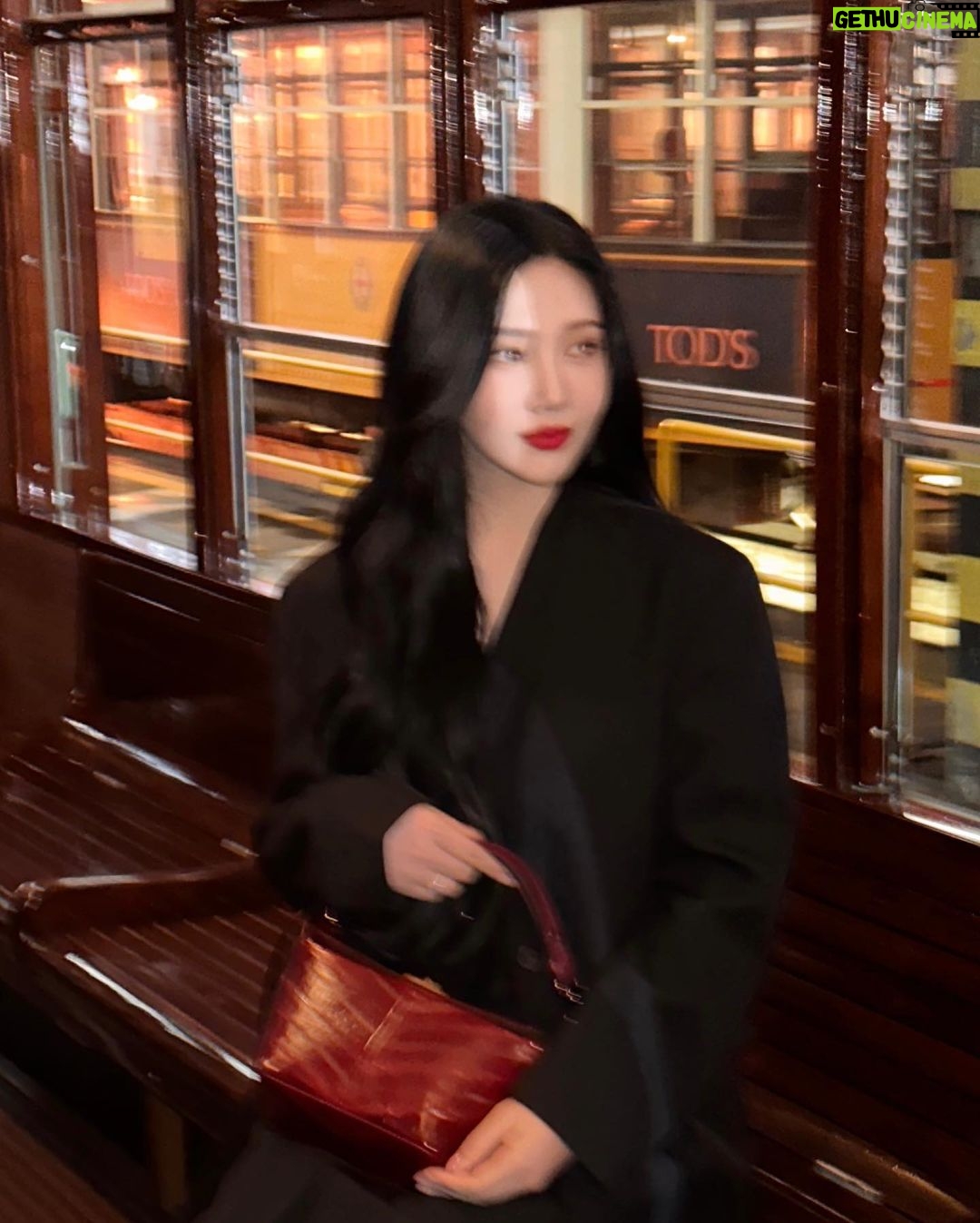 Joy Instagram - #TodsFW24 @tods @mt_matteotamburini Milan, Italy