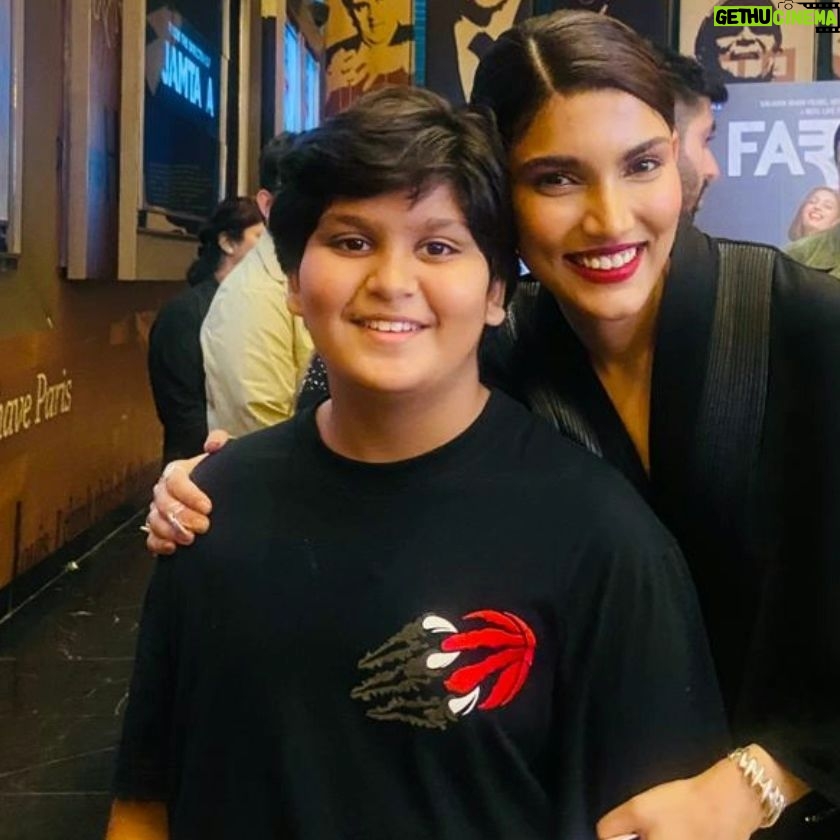 Juhi Babbar Instagram - FARREY holds an exceptionally special place in my heart❤️ as I am sharing the screen with my very first student , Alizeh🙌❤️ Wishing you great luck today with the release💫May this film open doors to countless opportunities for you🌟 I have always, and will always, admire your unwavering confidence and your discerning choice of steering clear from the conventional glamour-centric roles often found in Bollywood💖 How this film has finally happened is also a story for another day😊but I am genuinely happy that it did because, there couldn't be a more fitting launch for you👍 To say you've done absolute justice to your character would be an understatement. Witnessing your growth and your tireless dedication day and night fills me with immense joy❤️ Love you My Girl, Alizeh, you have definitely done all of us Proud, your Parents Atul and Alvira, Salman( Mamu), and your Nana (Salim Uncle) Also what better day than today,to receive all the love and blessings on your Nana's birthday🤗 Bless you Baby✨🙌🏻 #farreh #skfilmsofficial #reellifeproduction #alizeh #proudmoment #bollywood #premiere #newfilm #student #intheatresnow #juhibabbarsoni #Imaanbabbarsoni #memories #special night