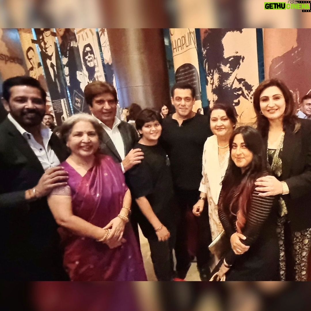 Juhi Babbar Instagram - I am extremely happy to share that “FARREY” is finally out in theatres and is receiving love and applause from one and all🙏💕 It makes me even happier to share that I am also a part of this film! These are some special moments close to my heart from the night of the premiere⭐️ with my family -❤️ My Parents, Anup, Imaan, Chachi, Jasmine (Aarya, Prateik, Chacha, Kajjo & Priya, you were extremely missed) The first photo HAD TO BE one with the absolute show stealers Alizeh, Sahil, Prasanna, Zeyn. Each one of you is absolutely phenomenal in your roles🌟 I feel blessed to have this photo of my precious moment with Salma Aunty💫 I am so happy for my friends and the producers of the film🤗Atul and Alvira, that the film is being loved and appreciated by everyone!! My heartfelt gratitude for my director💕🙏Soumendra sir, as this film wouldn’t be what it is if you weren’t here to guide us through the whole process. I admire your art of storytelling and the eye for realism. Couldn’t have asked for a better seasoned and talented co-actor than Ronit Roy🤩 And last but not the least, The BHAI of the family, The BHAI of them all, Salman Khan💖 Thank you for all your love and the trust the family has shown in me with Alizeh’s training and journey of becoming the actor that she is today💓💓💓 LIKE THE CRITICS ARE SAYING, IT DEFINITELY IS ONE OF THE BEST FILMS OF 2023. FARREY, IN THEATRES NOW🎬😍📽 #farreh #skfilmsofficial #reellifeproduction #alizeh #proudmoment #bollywood #premiere #newfilm #student #intheatresnow #juhibabbarsoni #memories #special night