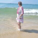 Juhi Babbar Instagram - Chhap Chhap Chhapaak🌊🌺 #beach #waves #chhapchhap #juhibabbarsoni 📷 Imaan Babbar Soni