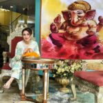 Juhi Babbar Instagram - Dil se Naman to Lord Ganesha for the blessings and new beginnings he has brought into our lives 💫 Until we meet again, thank you, Bappa🧡🙏✨ #GanpatiBappaMorya #Gratitude #Blessings #GaneshChaturthi #GaneshVisarjan #Festival #Devotion #Spirituality #GanpatiFestival #Tradition #Celebration #SeeYouSoon #GaneshChaturthi2023 #GanpatiBlessings #FestivalOfIndia #FarewellToGanpati #GanpatiGoodbye2023 #Juhibabbarsoni