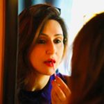 Juhi Babbar Instagram - My daily essentials: The perfect nude shade of lipstick or bold kohl eyes! 💄👁️ What do you think it is?💭 #keepitsimple #LipstickLove #KajalMagic #MakeupEssentials #BeautyFavorites #WomenMakeup #makeover #Juhibabbarsoni Photo: @photographer_on_bike