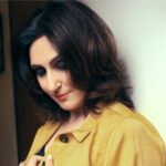 Juhi Babbar Instagram - Cozy Autumn Feels 🍂🍁 #Octobervibes #Octoberalready #FallFoliage #CrunchyLeaves #CozyNights #AutumnMagic #FallInLove #GoldenHour #SeasonalDelights #AutumnEssentials #Juhibabbarsoni 🌟 Photo @shivkohli_