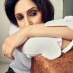 Juhi Babbar Instagram - Fry-Day 🤯 Subha se not a moment free….Brain ka curds ho raha hai😵‍💫 #friday #FryDay #workday #backtoback #workmodeon #workingalltime #subha #moment #free #workingallday #letsgo #instapicture #Eyes #beauty #juhibabbarsoni Photo @shivkohli_
