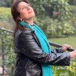 Juhi Babbar Instagram - ✨𝑺𝒂𝒂𝒍𝒈𝒊𝒓𝒂𝒉 𝑴𝒖𝒃𝒂𝒂𝒓𝒂𝒌 𝑴𝒊𝒓𝒛𝒂 𝑮𝒉𝒂𝒍𝒊𝒃 𝒔𝒂𝒉𝒂𝒃!✨ Today is Mirza Ghalib’s 226th Birthday ✨ I find myself so fortunate that I had the opportunity to perform a show called ‘Intehaa’ along with Tom Alter Sahab, designed by Cyrus Dastur in which we recited Mirza Ghalib’s Poetry in Urdu and English translations to the sound of the Jazz flute ✨ #MirzaGhalib #UrduPoetry #IntehaaShow #TomAlter #CyrusDastur #GhalibLegacy #MultilingualArt #PoetryPerformance #JazzFlute #CulturalHarmony #LiteraryIcon #ArtisticExpression #GhalibTribute #GhalibForever #GhalibInMusic #FluteMelodies #GhalibInspiration #LanguageBlend #PoeticJourney #CulturalCelebration #Juhibabbarsoni