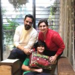 Juhi Babbar Instagram - 🎄Merry Christmas from Us 🎄 Thank you dear @pintolavinia @pin_it_to_maryam & Mysara for this cute little Christmas cushion & the yummy goodies❤️🤍💚 Thanku darling @_the_sanaeya for this pic🤗 #Juhibabbarsoni #Anupsoni #ImaanBabbarsoni #Christmas #Redwhitegreen #CelebrationVibes #Party #FamilyWishes