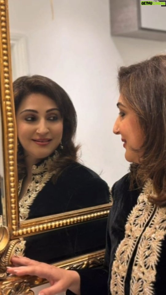 Juhi Babbar Instagram - Wearing velvet and gold zari embroidery by Ratika Rastogi felt truly royal💖 Chose this outfit for Saiyaara's 75th show post celebration dinner with our hosts in London . The intricate zardozi embroidery details made the attire special, reflecting celebration mode and timeless elegance. It was a delight to wear this exquisite piece. ✨ #Myplay #Saiyaara’scelebration #75thShow #Party #withloveaapkisaiyaara #VelvetElegance #ZariRoyalty #RatikaFashion #SaiyaaraCelebration #TimelessStyle #FashionStatement #GratefulHeart #ZardoziDetails #RoyalAttire #GoldenMoments #CelebrationMode #Fashionista #LuxuryStyle #ChicLook #SpecialOccasion #FashionLove #ClassicBeauty #StyleInspiration #ElegancePersonified #FashionGoals #JuhiBabbarSoni