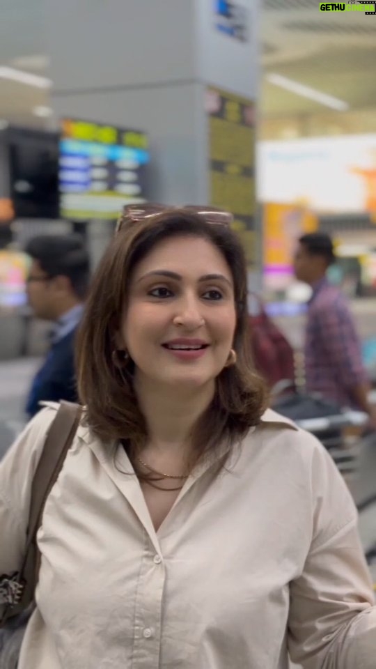 Juhi Babbar Instagram - This video captures the joy of being in the city of joy - Kolkata for the 3rd time with Ekjute's play 'With Love, Aap Ki Saiyaara'β€οΈπ Excited to welcome new faces to Saiyaara's journey and share the happiness with our wonderful repeat audience! Your love and appreciation mean the world! Kolkata, get ready for a riot of emotions tomorrow evening at the Bengal Rowing Club at 6:00 PM ! BOOK YOUR TICKETS NOW!! PS: ..and the award for the best off camera actor goes to @akashchaudharybna πππ ππ #3rdtime #KolkataDiaries #actorwriterdirector #withloveaapkisaiyaara #AapKiSaiyaara #bengalrowingclub #brc #kcc #my play #cityofjoykolkata #juhibabbarsoni