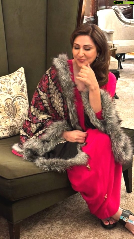 Juhi Babbar Instagram - Radiant in Fuchsia pink, my first entry for Jashn-e-Rekhta at Westminster Chapel in London! 💕✨ Embracing the timeless elegance of an asymmetrical dress designed by a very talented friend @shabanakhanstrousseaulounge and complemented it with the warmth of a Kashmiri fur stole ✨ Celebrating language, culture, and style💕 #Saiyaara #FirstLook #Shabanakhantrousseaulounge #ShabanaKhan #London #WestminsterChapel #Style #Celebration #JashneRekhta #CulturalElegance #FuchsiaFinesse #LanguageLove #FashionExpression #CelebratingTradition #Asymmetrical #KashmiriElegance #FestiveFashion #StyleStatement #JuhiBabbarSoni