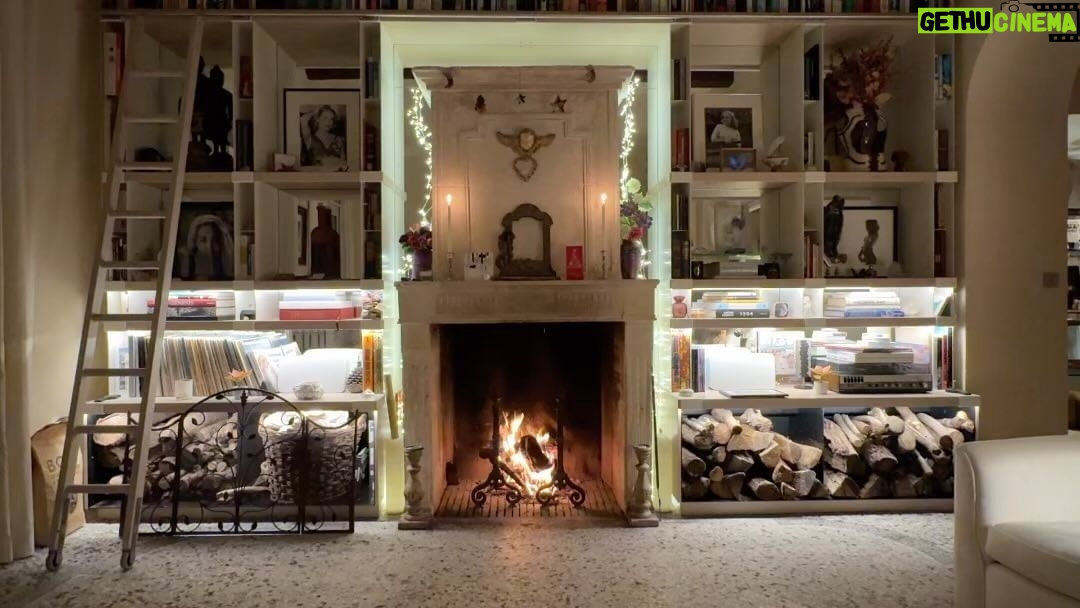 Julian Lennon - 4.6K Likes - Happy Holidaze to each & everyone of you….
🎄❤️🙏🏻😘