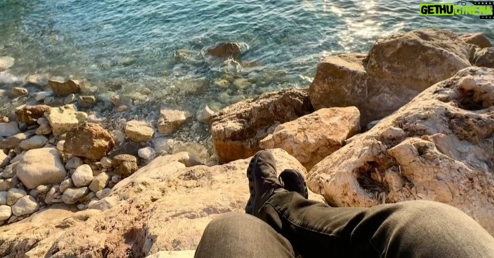 Julian Lennon - 2.8K Likes - A good day organising & planning all sorts, for an upcoming trip…
And just enough time for a good power walk before Sundown, before getting back to work…
Thankful…. 🙏🏻