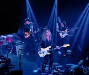 Julian Lennon Instagram - Great Show last night at 𝒲𝒽𝒾𝓈𝓀𝓎 𝒶 𝒢ℴ𝒢ℴ in LA....
With Glenn Hughes & his fab band, as well as an appearance by Joe Bonamassa! Tight as hell & the first date of 9 Months on the road… 

Fun, fun, fun…. ♥️🙏🏻😘