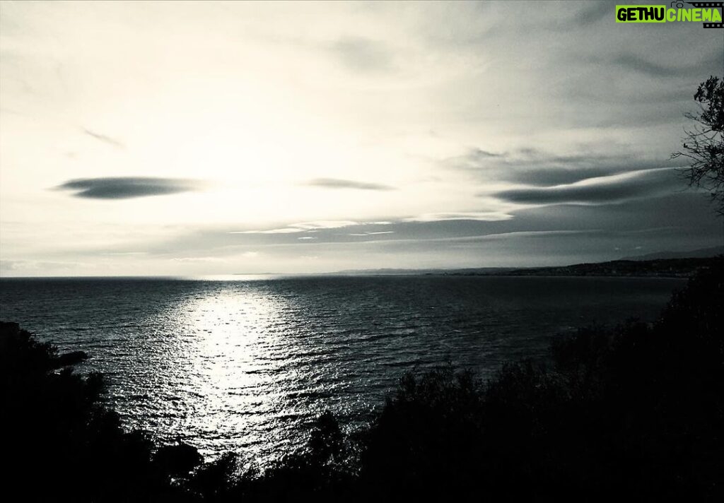 Julian Lennon Instagram - 👽👽👽👽 Strange Skies… Heavens Above