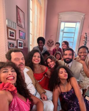 Juliana Paes Instagram - Bastidores de um casamento!! 🥰❤️ #Renascer
📸 @gshow 

Créditos: Cadu Pilotto / Elles Soares