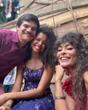 Juliana Paes Instagram - Bastidores de um casamento!! 🥰❤️ #Renascer
📸 @gshow 

Créditos: Cadu Pilotto / Elles Soares