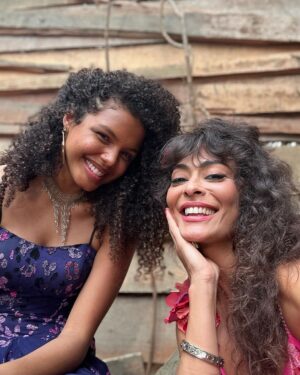 Juliana Paes Instagram - Bastidores de um casamento!! 🥰❤️ #Renascer
📸 @gshow 

Créditos: Cadu Pilotto / Elles Soares