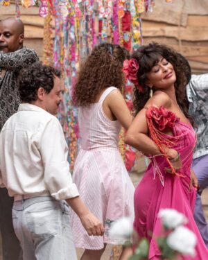 Juliana Paes Instagram - Bastidores de um casamento!! 🥰❤️ #Renascer
📸 @gshow 

Créditos: Cadu Pilotto / Elles Soares
