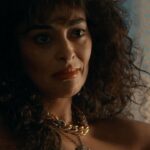 Juliana Paes Instagram - #RENASCER 📺 Depois de acolher Maria Santa em seu bordel, Jacutinga conta um pouco da sua história de vida para a menina. Aos poucos, as duas estão criando uma linda relação de afeto! 💕