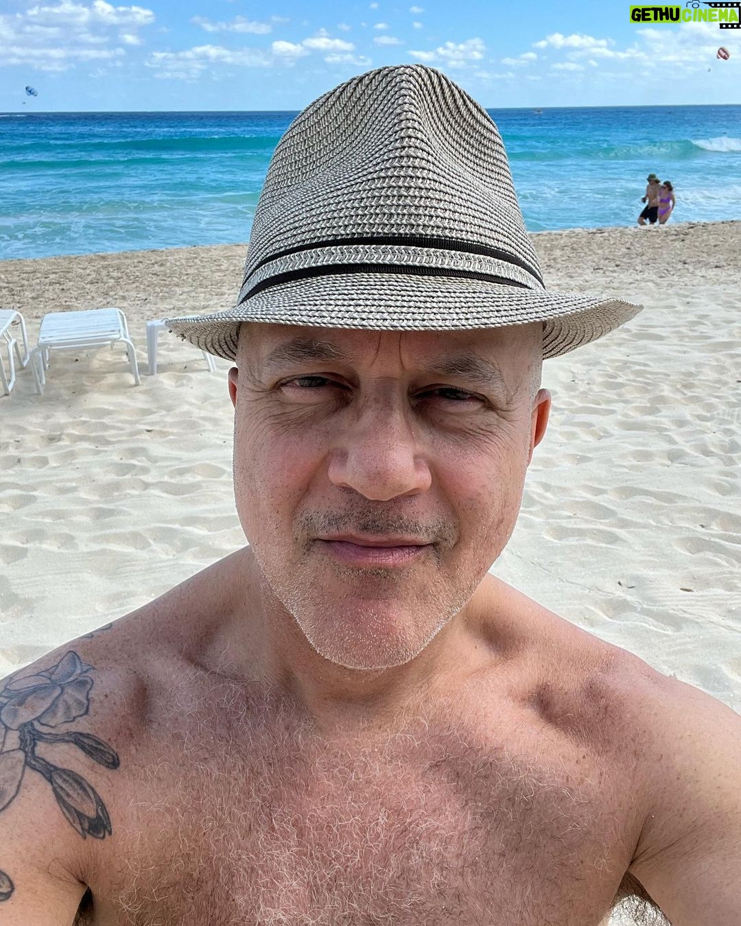 Julianna Margulies Instagram - Happy Birthday @mr.alecholland You make the world sparkle with your magic touch. I would be lost without you. I love you, and ……I would rather have lunch with Alec, always! ♥️♥️♥️♥️