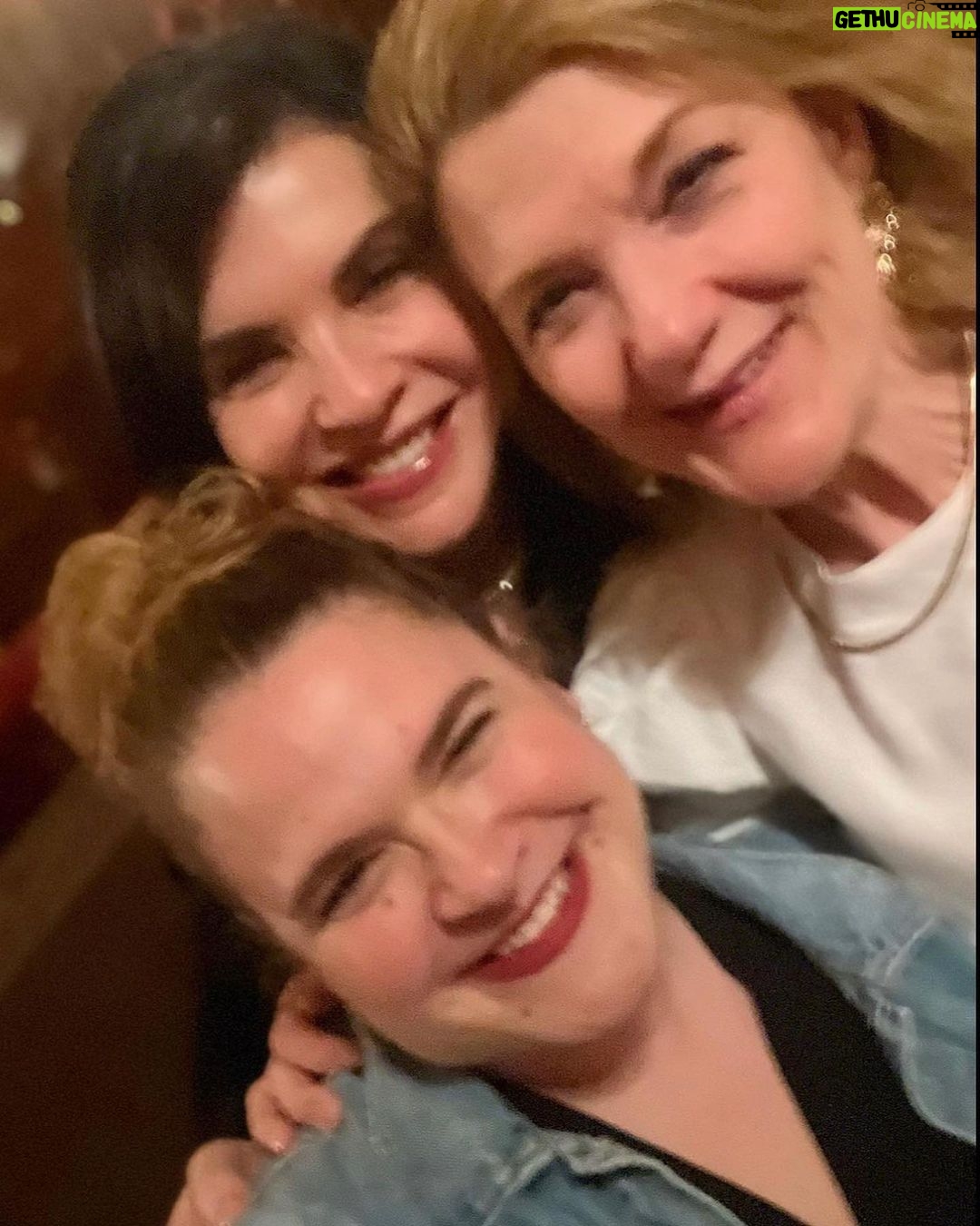 Julianna Margulies Instagram - What a privilege to watch such talent! @akimbomusical Such a great night! Theater/date night with @nancylbanks #broadwaymusicals
