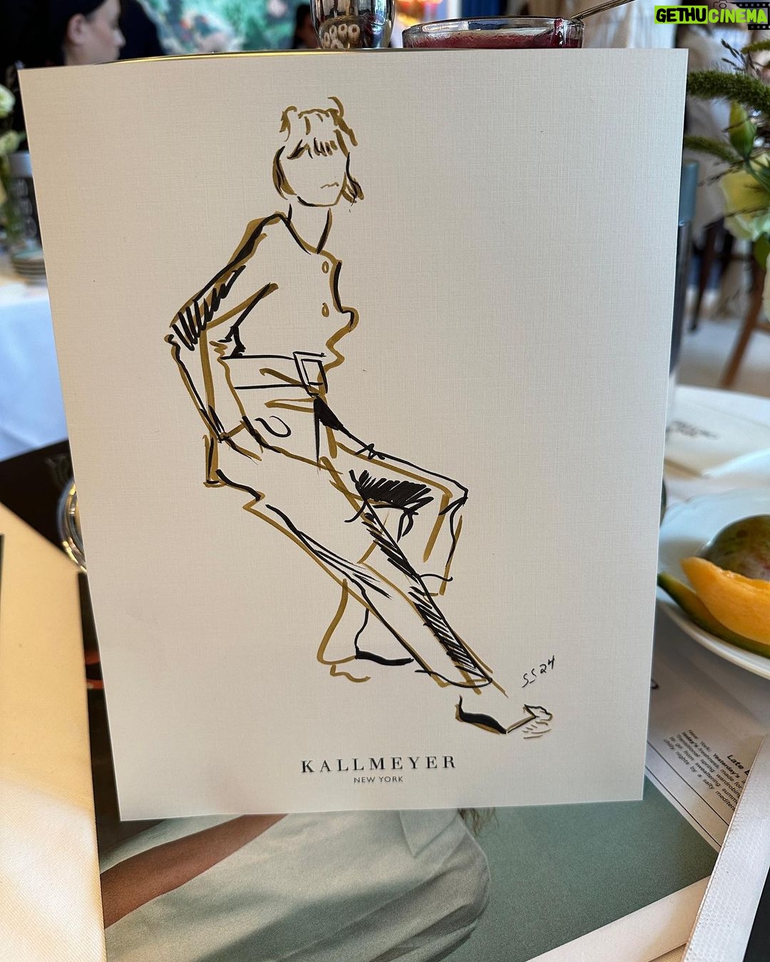 Julianna Margulies Instagram - Had the most lovely morning @kallmeyerofficial show. Gorgeous clothes and I got to hang out with @rennaestubbs and @ashlynharris24 #fashionweek #ilovenyc❤️ #kallmeyer