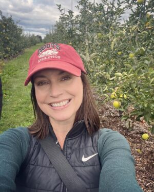 Julie Ann Emery Instagram - 🍎 picking with my favorites! 
Upstate, I 🧡U!
