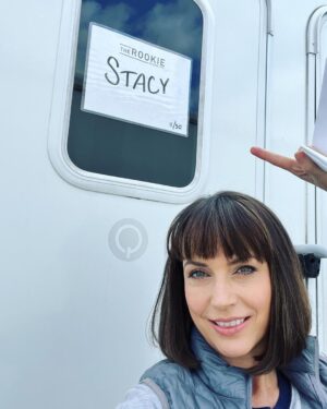 Julie Ann Emery Instagram - Small town Bank Manager chic returned to @therookieabc last night!  But you can catch it now on @hulu! @alexihawley continues to build the best and happiest crews around on his shows. Sweet & talented @nathanfillion was charming as ever and even sent a welcome gift! And what a delight to work with @jennadewan and talk musical Theatre between tasing a perp. Thx for returning to John’s hometown and having Stacey back in action!!!