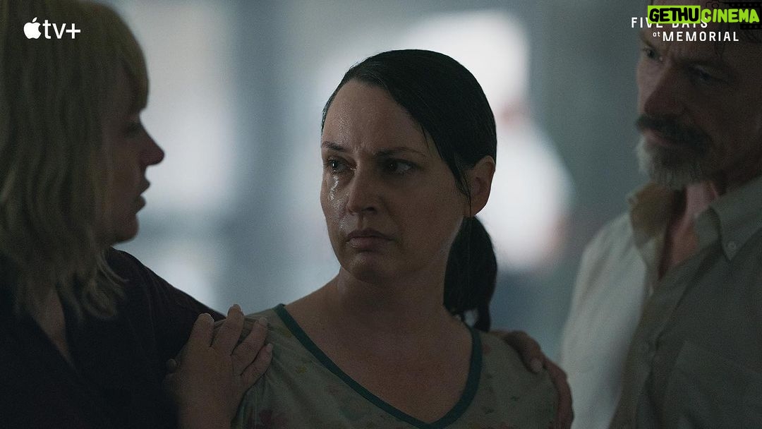 Julie Ann Emery Instagram - You only THINK you’re ready for what comes next. #FiveDaysAtMemorial Ep 5 @appletvplus Bless you for your compassion, empathy and performance @isbell.tammy #DeborahHay With #StephenBogaert