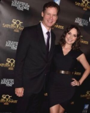 Julie Ann Emery Instagram - Put on a little black dress from @elliatt & happily cheered in my brilliant @bettercallsaulamc friends with my boo #KevinEarley at the @saturnawards last night! @mrpatrickfabian & Peter Gould were dashing and perfect accepting their awards live. 

I somehow managed to show up matching the backdrop 👀👀 but @jenna.marie.beauty makeup & @lucy_gedjeyan hair were perfectly on point as usual. 

Also got some time in fangirling over C-3PO & cozying up to Frankenstein with @jennofthefuture 

Thx so much for the invite @sonytvofficial & @amc_tv @jennofthefuture