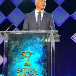 Julie Ann Emery Instagram - Put on a little black dress from @elliatt & happily cheered in my brilliant @bettercallsaulamc friends with my boo #KevinEarley at the @saturnawards last night! @mrpatrickfabian & Peter Gould were dashing and perfect accepting their awards live. I somehow managed to show up matching the backdrop 👀👀 but @jenna.marie.beauty makeup & @lucy_gedjeyan hair were perfectly on point as usual. Also got some time in fangirling over C-3PO & cozying up to Frankenstein with @jennofthefuture Thx so much for the invite @sonytvofficial & @amc_tv @jennofthefuture