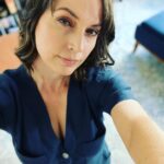 Julie Ann Emery Instagram - Who loves a jumpsuit and curls for a panel? 🙋🏻‍♀️🙋🏻‍♀️🙋🏻‍♀️ PR @chprteam @monaloring Style @karenraphael 💄 @jenna.marie.beauty Hair @lucy_gedjeyan Jumpsuit @rivetutility (And I want it for my life) @appletvplus @sagawards @producersguild
