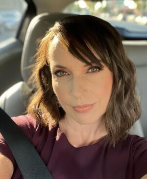 Julie Ann Emery Instagram - Had a wonderful time promoting Indie Film and presenting at the @burbankfilmfest Sunday night! 
(And we had the most wonderful conversation about theatre & farce with fellow BCS actress Ann Cusack & Jim Piddock over dinner) 
Gratitude for this bad ass look! @chprteam @monaloring @annakrnspr 
Styling @karenraphael @ilanauretsky 
Hair/Makeup @jenna.marie.beauty 
Fabulous Jumpsuit @coltondane
Shoes @jimmychoo 
Gorgeous Earrings @dangelojoyeria 
Rings @nataliemillsofficial @sterlingforever