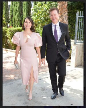 Julie Ann Emery Instagram - Had an absolutely beautiful time at the #DaytimeBeautyAwards for @hollywoodbeautyawards presenting with @thanks.rob & Paula Abdul yesterday. Congratulations to @wearefirmenich on their Fragrance Innovation Award. 
And as always, so much gratitude to my incredible team of artists 
Styling @karenraphael @ilanauretsky 
Hair/Makeup @jenna.marie.beauty 
Dress @toccin.official 
Shoes @3publicrelations 
Earrings & pink ring: @dangelojoyeria 
Clutch @nataliemillsofficial 
GORGEOUS rings: @nataliemillsofficial 
PR @chprteam @monaloring @annakrnspr #KevinEarley