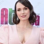 Julie Ann Emery Instagram - Had an absolutely beautiful time at the #DaytimeBeautyAwards for @hollywoodbeautyawards presenting with @thanks.rob & Paula Abdul yesterday. Congratulations to @wearefirmenich on their Fragrance Innovation Award. And as always, so much gratitude to my incredible team of artists Styling @karenraphael @ilanauretsky Hair/Makeup @jenna.marie.beauty Dress @toccin.official Shoes @3publicrelations Earrings & pink ring: @dangelojoyeria Clutch @nataliemillsofficial GORGEOUS rings: @nataliemillsofficial PR @chprteam @monaloring @annakrnspr #KevinEarley